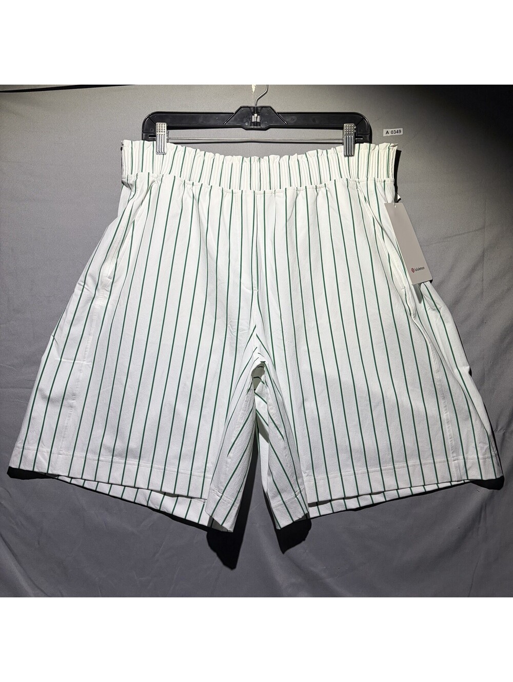Lululemon Shorts Ruffle Waist High-Rise XL Green White Striped ($78.00 MSRP)